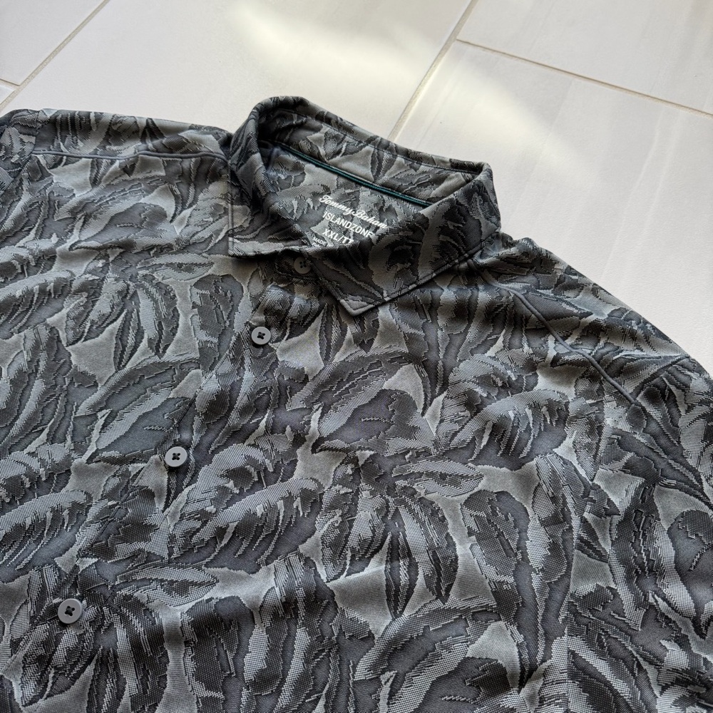 Tommy‎ Bahama Island Zone Button Up Men 2XL Palm Leaves Hawaiian Surf Cali Beach